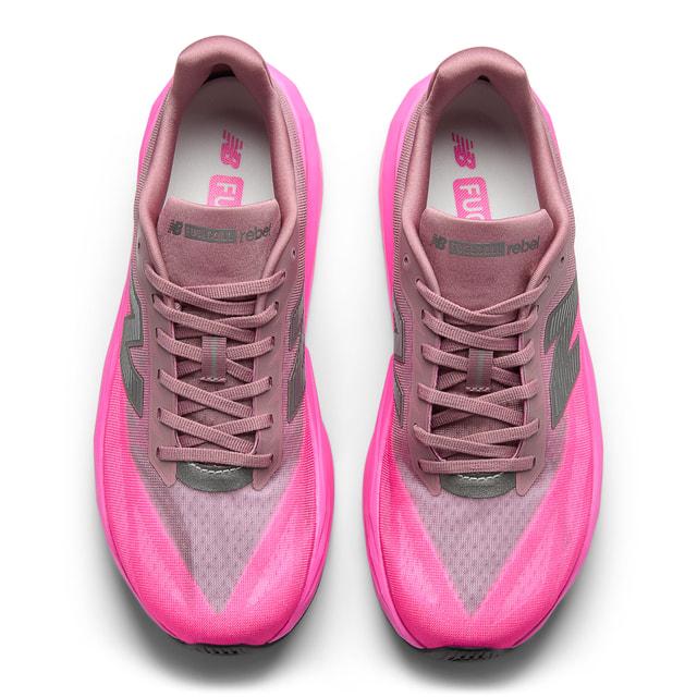 New Balance（ニューバランス） FuelCell Rebel v5 フューエルセル