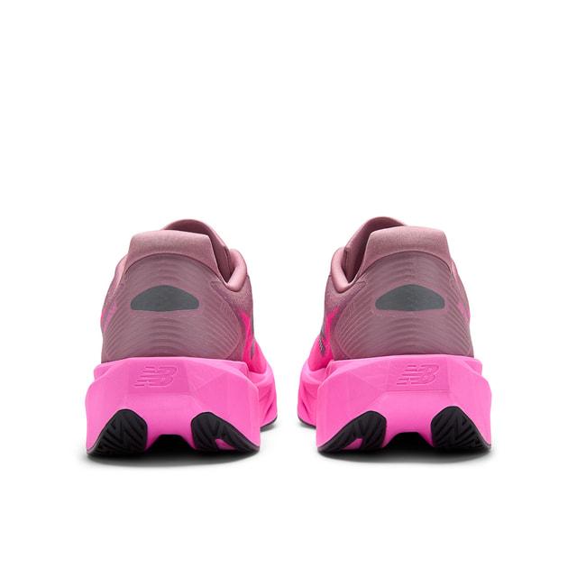 New Balance（ニューバランス） FuelCell Rebel v5 フューエルセル