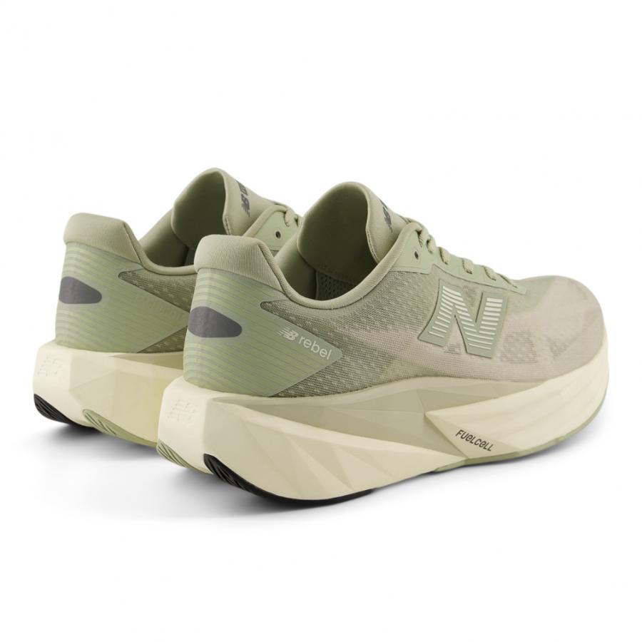 New Balance（ニューバランス） FuelCell Rebel v5 フューエルセル