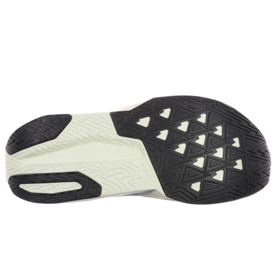 New Balance（ニューバランス） FuelCell Rebel v5 フューエルセル