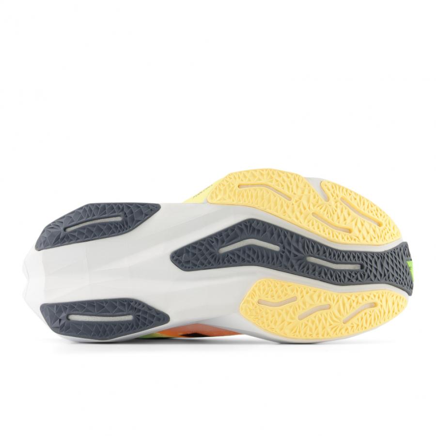 New Balance（ニューバランス） FuelCell Rebel v4 フューエルセル