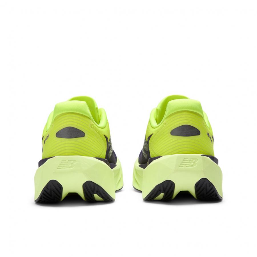 New Balance（ニューバランス） FuelCell Rebel v5 フューエルセル