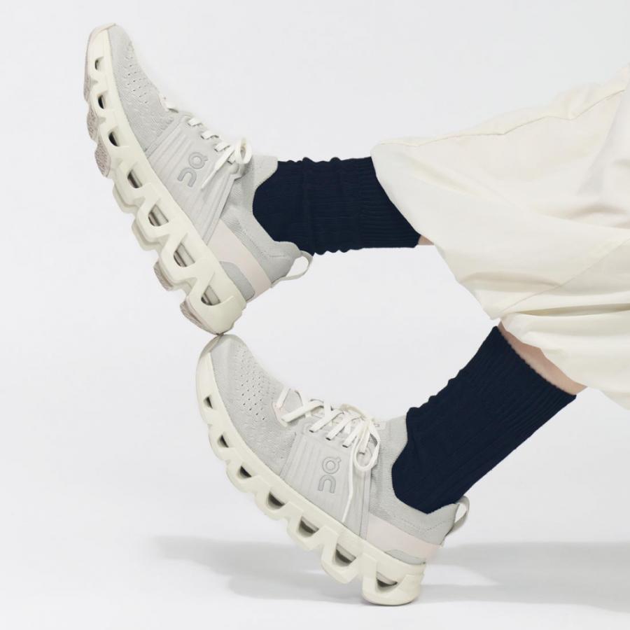 美品★On Cloudswift ランニングシューズ ホワイトライムライト 美品☆On Cloudswift ランニングシューズ ホワイトライムライト On