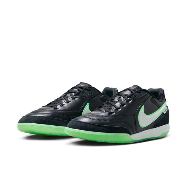 NIKE（ナイキ） ティエンポ ストリートガト HQ7017-001 インドア