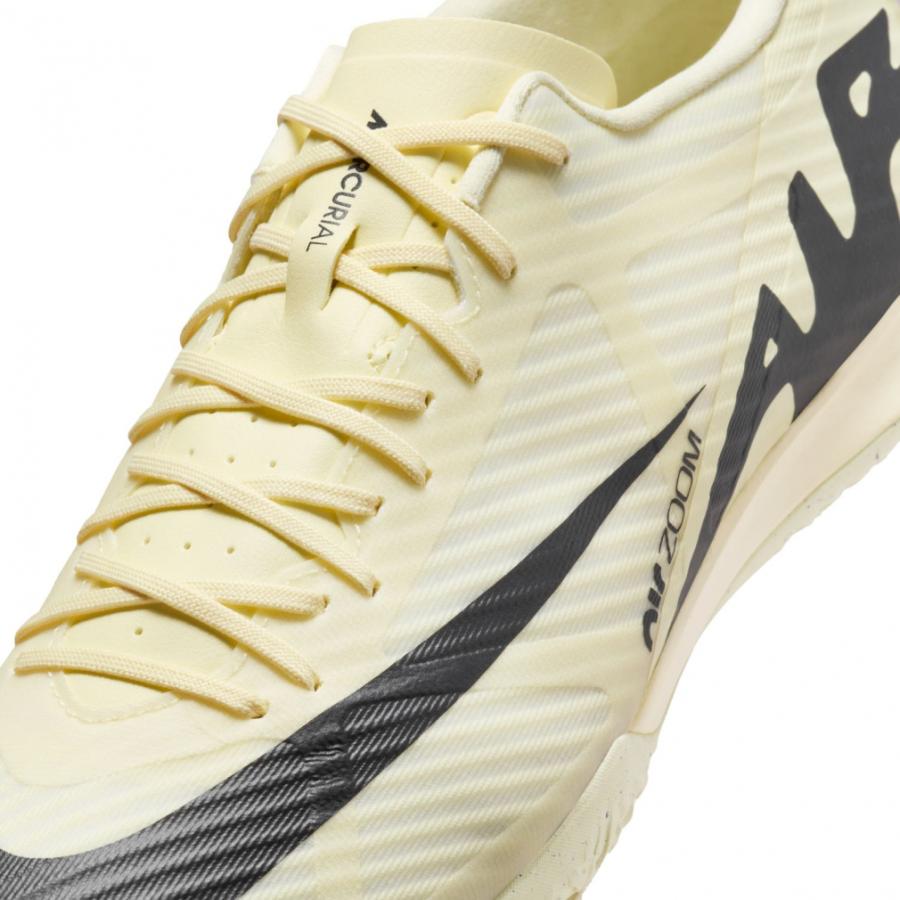 Nike フットサルシューズ クリーム色 Nike フットサルシューズ クリーム色 NIKE公式】ルカ 4 PF