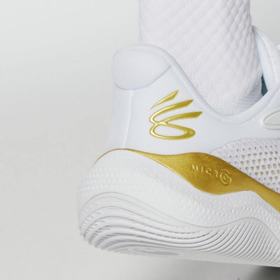 Under Armour バスケットボールシューズ バスケットボール,ミニバス シューズのアンダーアーマー UNDER