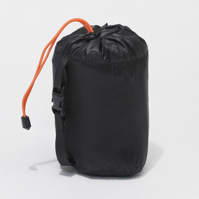 キウ アウトドアカジュアル レインウェア LIGHTWEIGHT COMPACT PONCHO K502-900 : ブラック KiUの画像