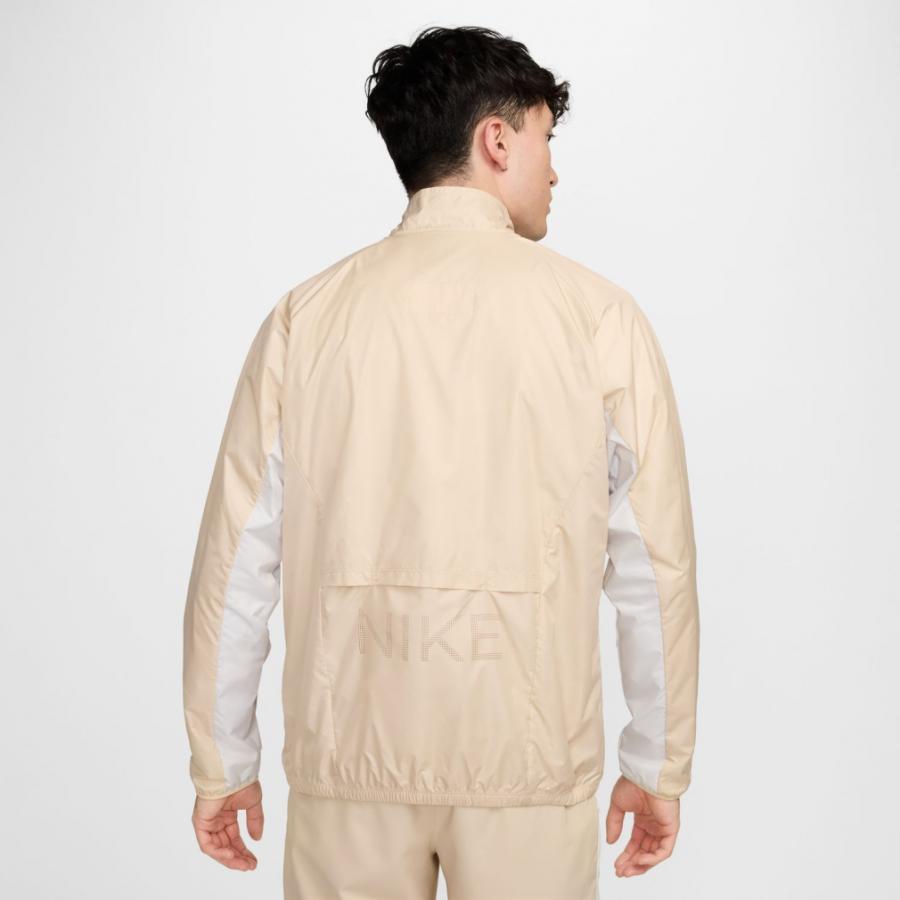 NIKE ナイロンジャケット ベージュ NIKE（ナイキ） コート ジャケット クラブ フューチュラ ジャケット