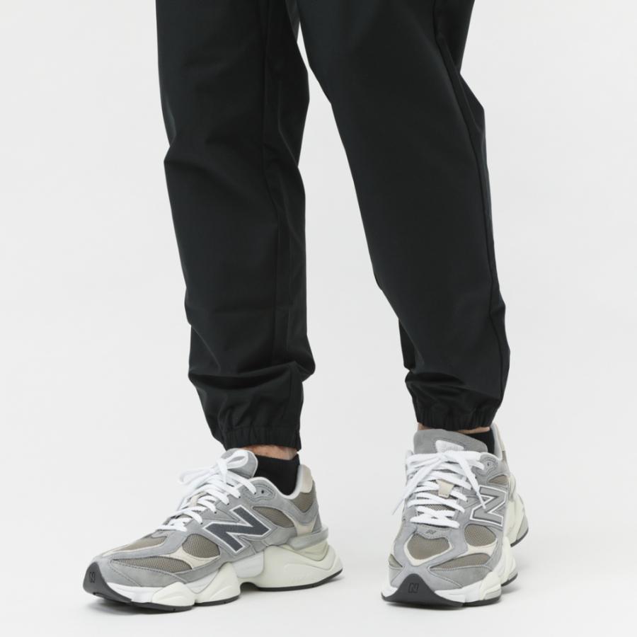 ✨極美品✨New Balance THE CITY アウターウェア パンツ 上下 New Balance（ニューバランス） THE CITY メンズ ウインドパンツ