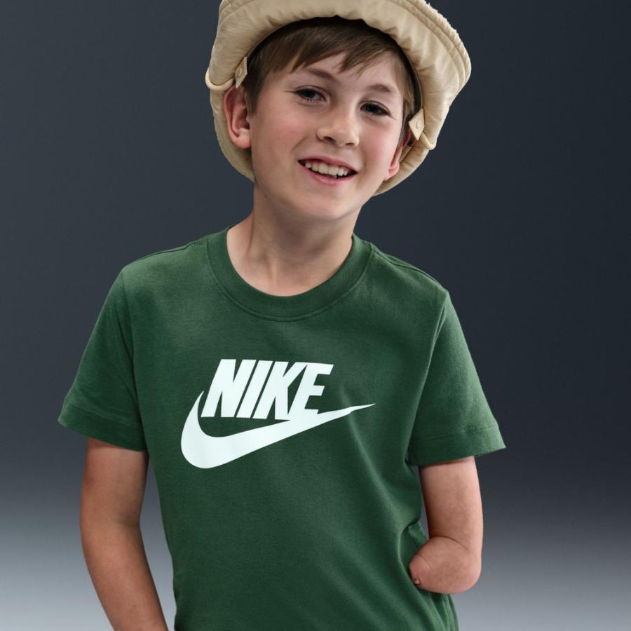 【新品】EA7/アルマーニジュニア　ビッグロゴ「緑・半袖Tシャツ」16A・16歳 NIKE（ナイキ） ジュニア キッズ 子供 半袖 Tシャツ YTH NSW