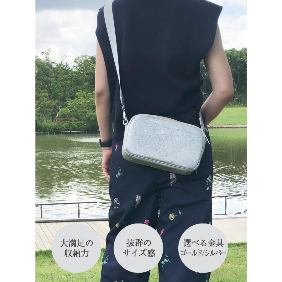 Wallet shoulder bag／ミニポーチ付／silver Buy Women Silver Metallic Mini Chain Bag Online at The Collective