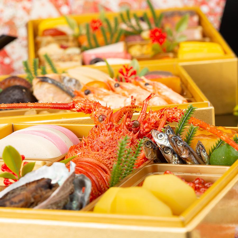 おせち 2024 予約受付中 兼昌 楽寿-らくじゅ- 3〜4人前 3人前 4人前 三段重 全49品 6.5寸 ご家族 送料無料 本格 定番 ローストビーフ 楽寿 らくじゅ 4人前 OCQ1500778960(13306円)