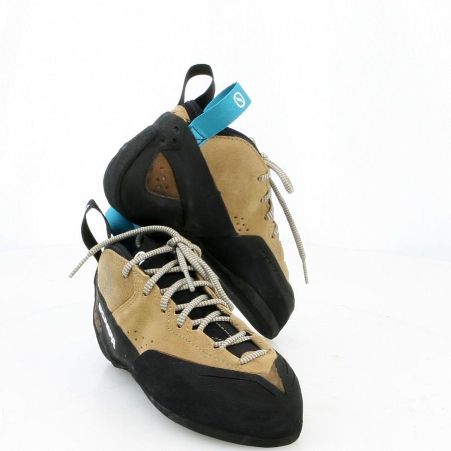 SCARPA スカルパ （SCARPA） ジェネレーター ミッド 女性モデル