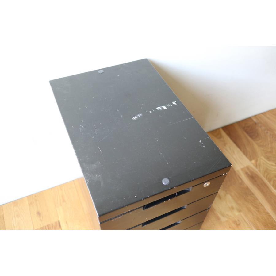 Artek Table with Deskbox | artek | 12