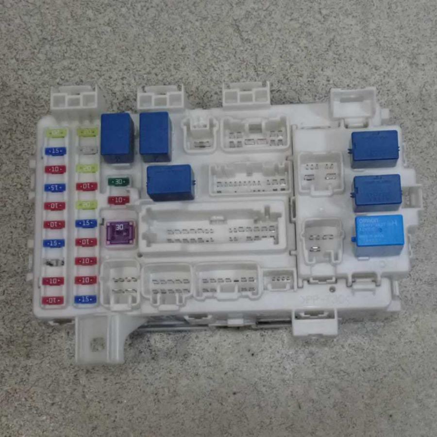 平成25年 スペーシア カスタム MK32S 前期 純正 室内ヒューズボックス