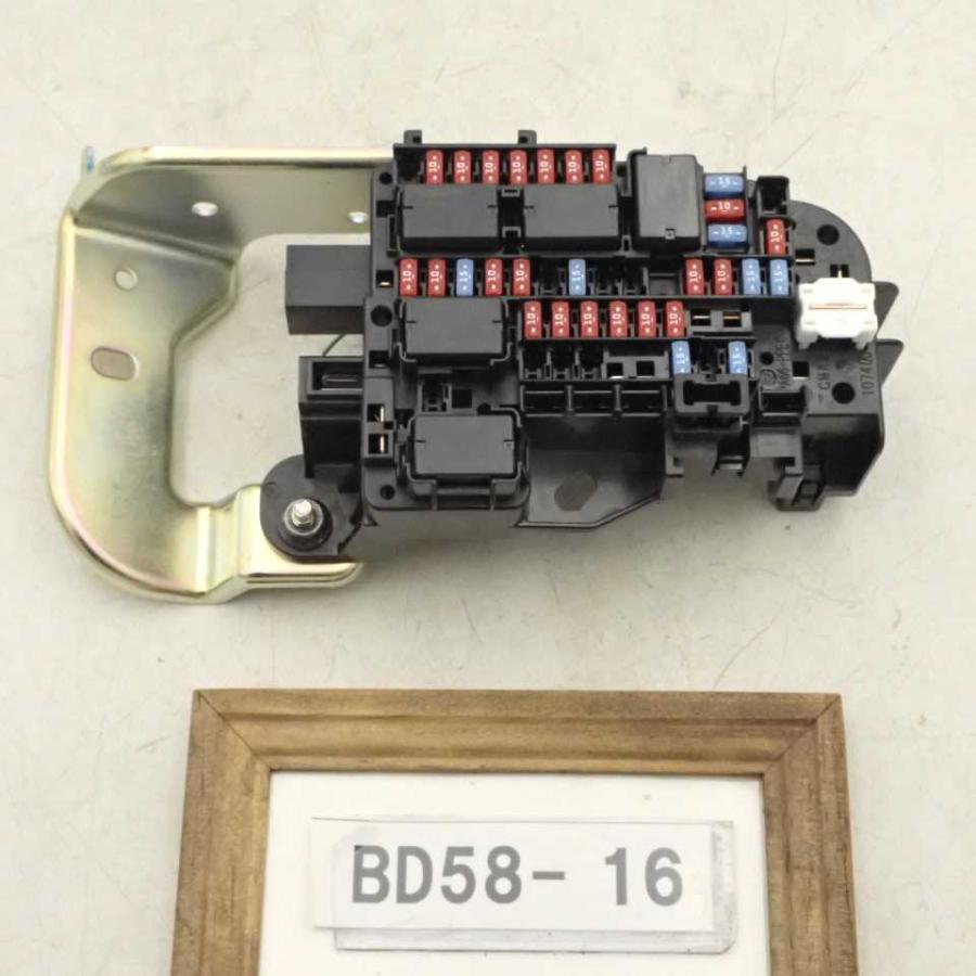 令和1年 eKクロス eKX ハイブリッド B34W 純正 室内ヒューズ 令和1年 eKクロス eKX ハイブリッド B34W 純正 室内ヒューズ