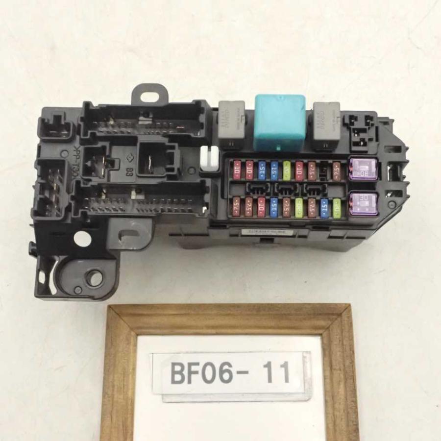 平成27年 パッソ KGC30 後期 純正 室内ヒューズボックス BOX リレー