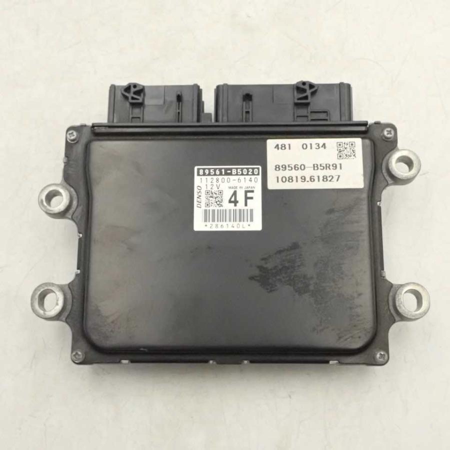 ダイハツハイゼットカーゴ－エンジンコンピューター ダイハツ 純正 ハイゼット 《 S710V 》 エンジンコンピューター 89561