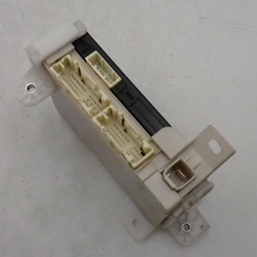平成30年 サクシードバン NCP160V 後期 純正 室内ヒューズボックス BOX