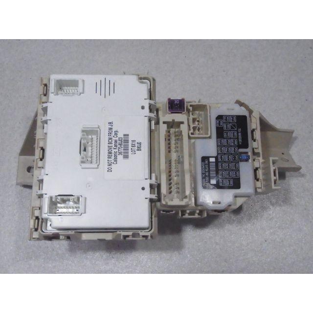 スズキ SX4 YA11S 室内ヒューズボックス BOX リレー 中古 即決 スズキ SX4 YA11S 室内ヒューズボックス BOX リレー 中古 即決