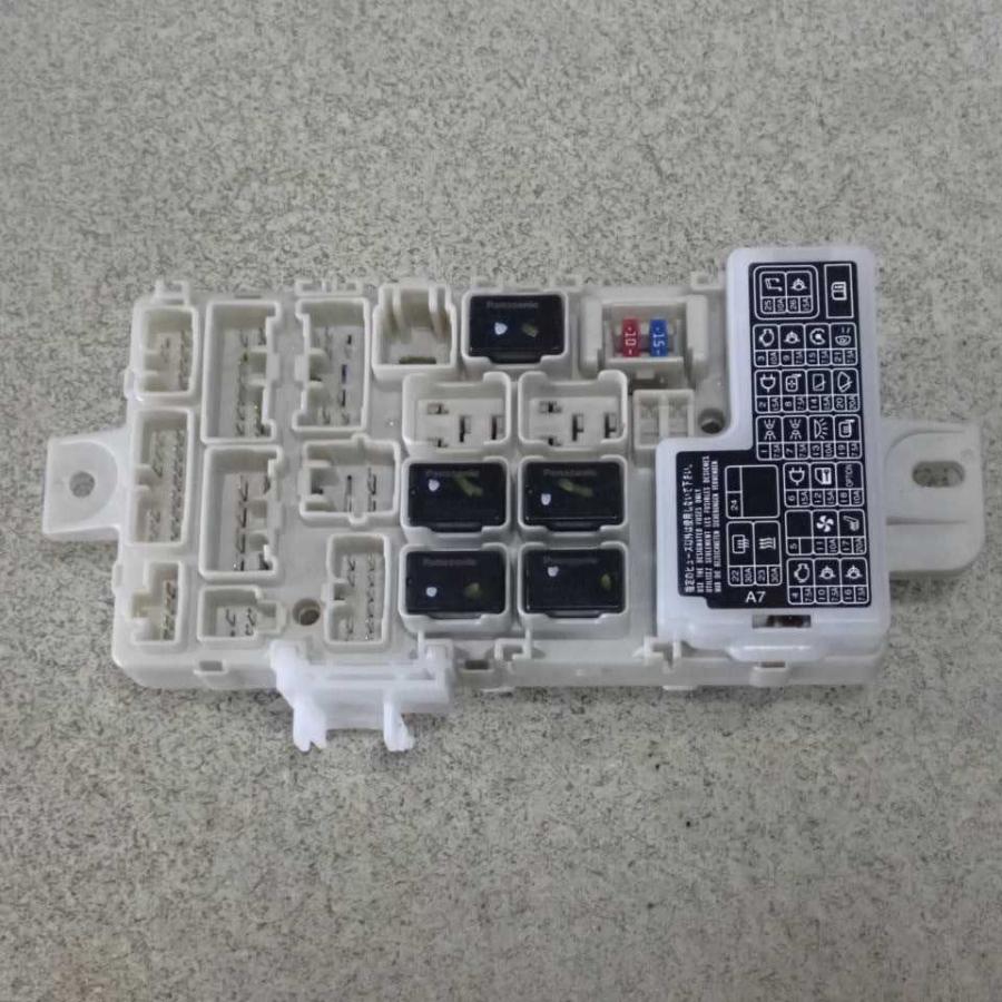 eKワゴン DBA-B11W ヒューズボックス E 3B20 P26 8637B3 室内 212227