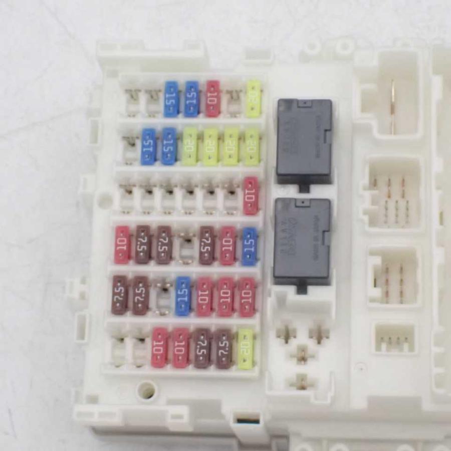 平成26年 フィット ハイブリッド GP5 前期 純正 室内ヒューズ