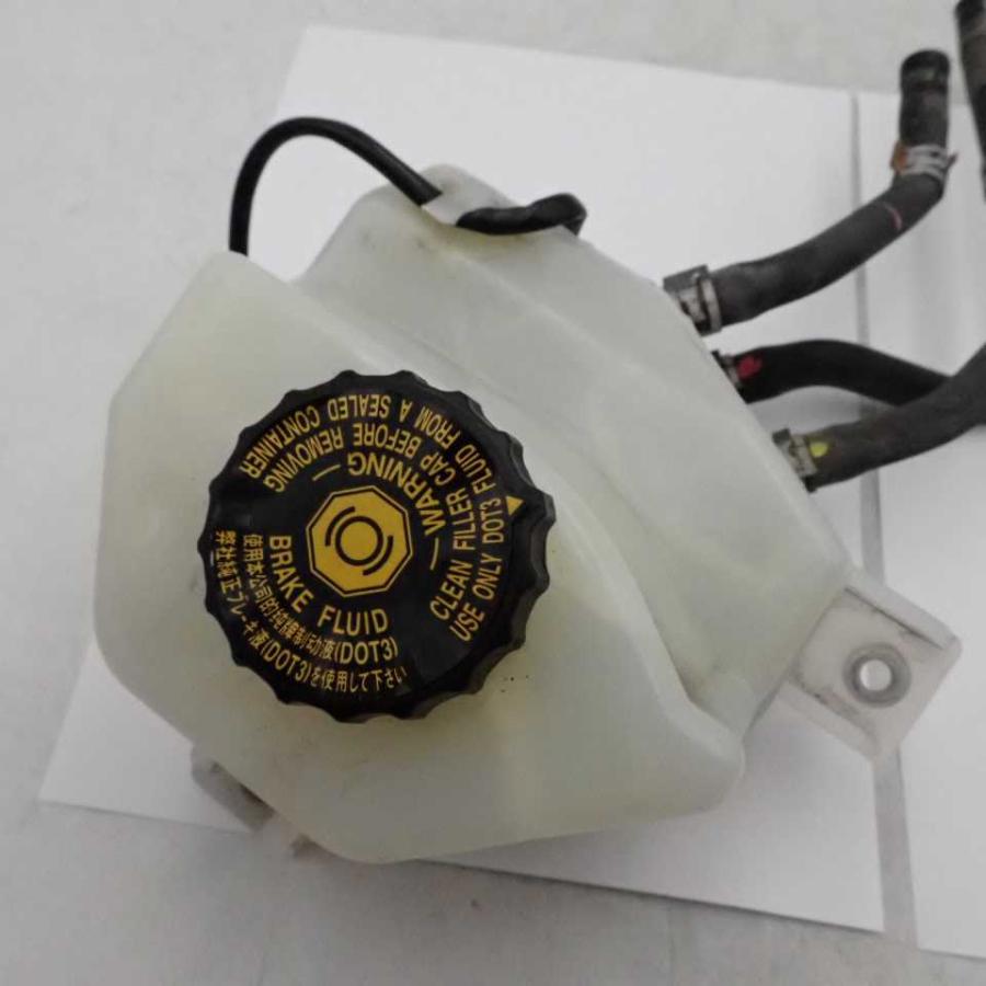 SG00001 現状品  TOYATA トヨタ プリウス DDA‐ZVW30ブレーキマスター  ASSY 2点まとめ売り [1000023061216] プリウス DAA-ZVW30 ブレーキマスター/マスターシリンダー 2ZR-FXE 202