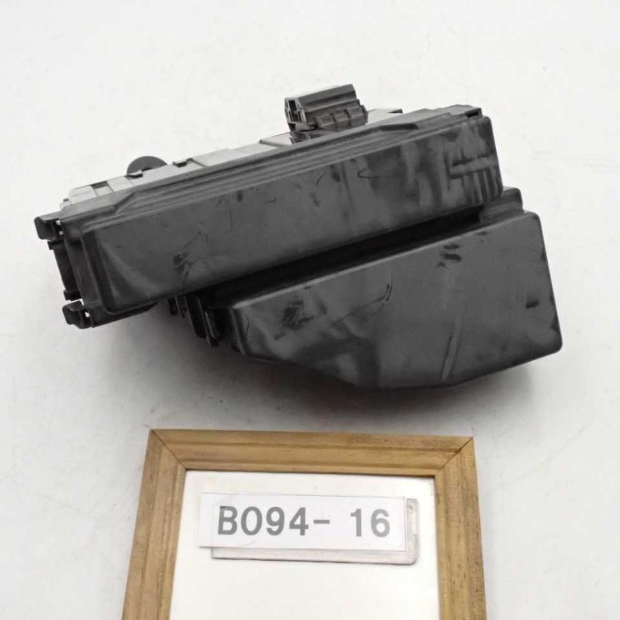 平成26年 ティアナ L33 純正 エンジンルームヒューズボックス BOX