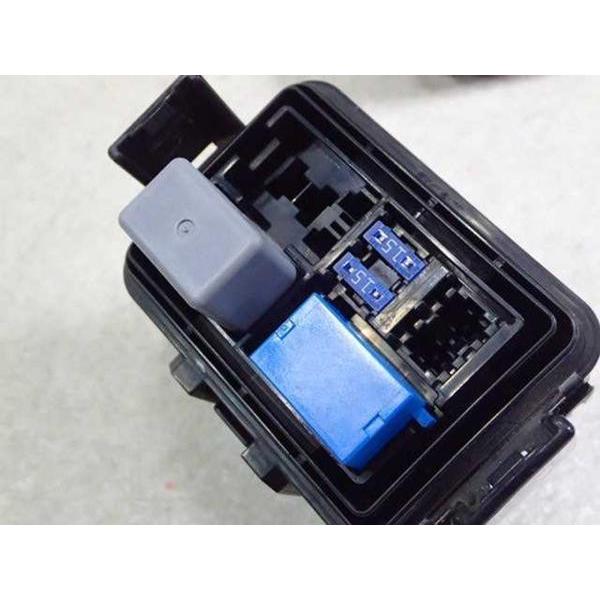 H26年 フィットシャトル ハイブリッド GP2 純正 リレーボックス