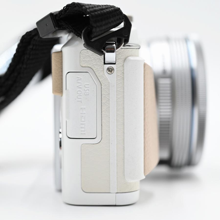 OLYMPUS オリンパス PEN E-PL7 EZダブルズームキット ホワイト E-PL7 EZ DZKIT WHT ミラーレス一眼レフカメラ |  | 06