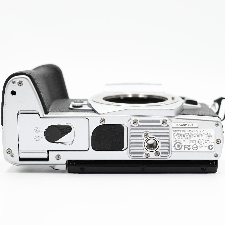 OLYMPUS - OLYMPUS オリンパス ミラーレス一眼 OM-D M1 ボディ シルバー OM-D E-M1 BODY SLV 91vL76QOl6L._AC_SY200_QL15_.jpg