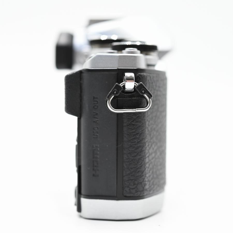 OLYMPUS オリンパス OM-D E-M10 ボディ シルバー ミラーレス一眼 OM-D E-M10 BODY SLV ミラーレス一眼レフカメラ |  | 06