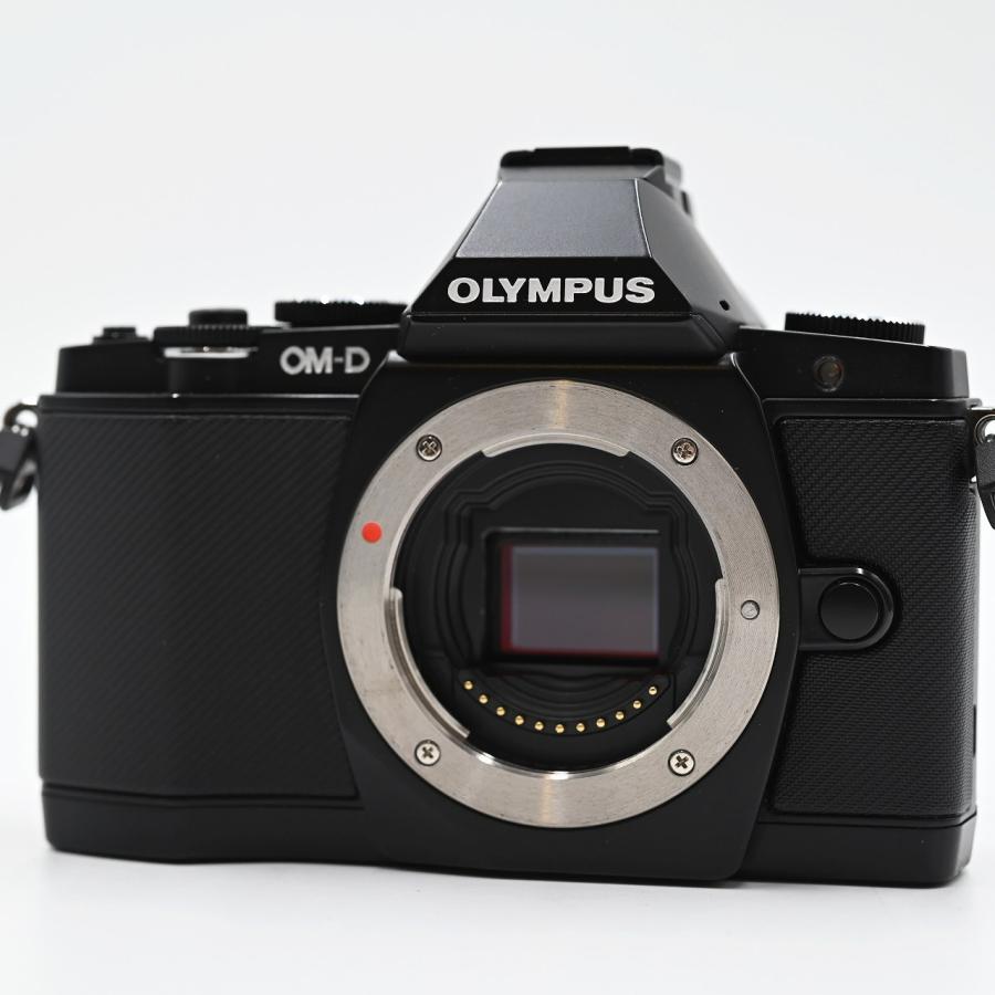 OLYMPUS オリンパス ミラーレス一眼 OM-D E-M5 ダブルズームキット ブラック OM-D E-M5 DZKIT BLK ミラーレス一眼レフカメラ |  | 01