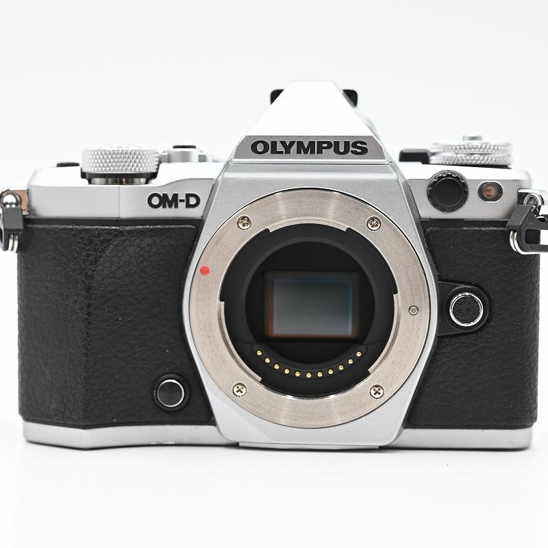 OLYMPUS オリンパス ミラーレス一眼カメラ OM-D E-M5 MarkII ボディー ブラック ショット数:6866枚 ミラーレス一眼レフカメラ |  | 02