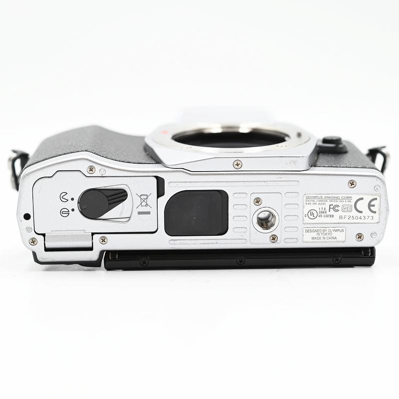 OLYMPUS オリンパス OM-D E-M5 ボディ(ショット数5996枚) ミラーレス一眼レフカメラ |  | 05