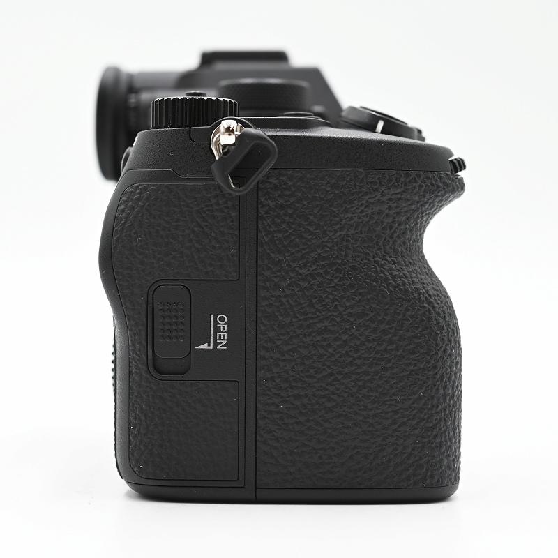 SONY ソニー α7RV ILCE-7RM5 ボディ フルサイズ ミラーレス一眼カメラ (ショット数820枚)(35言語) ミラーレス一眼レフカメラ |  | 06