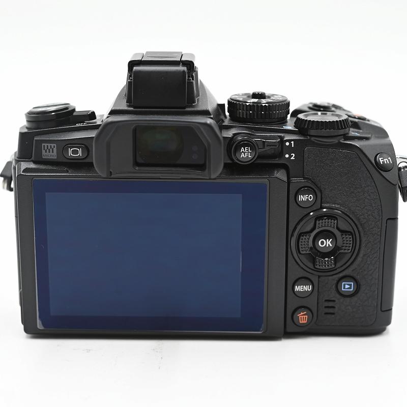 OLYMPUS オリンパス OM-D E-M1 ミラーレス一眼 ボディブラック (ショット数6835枚) ミラーレス一眼レフカメラ |  | 03