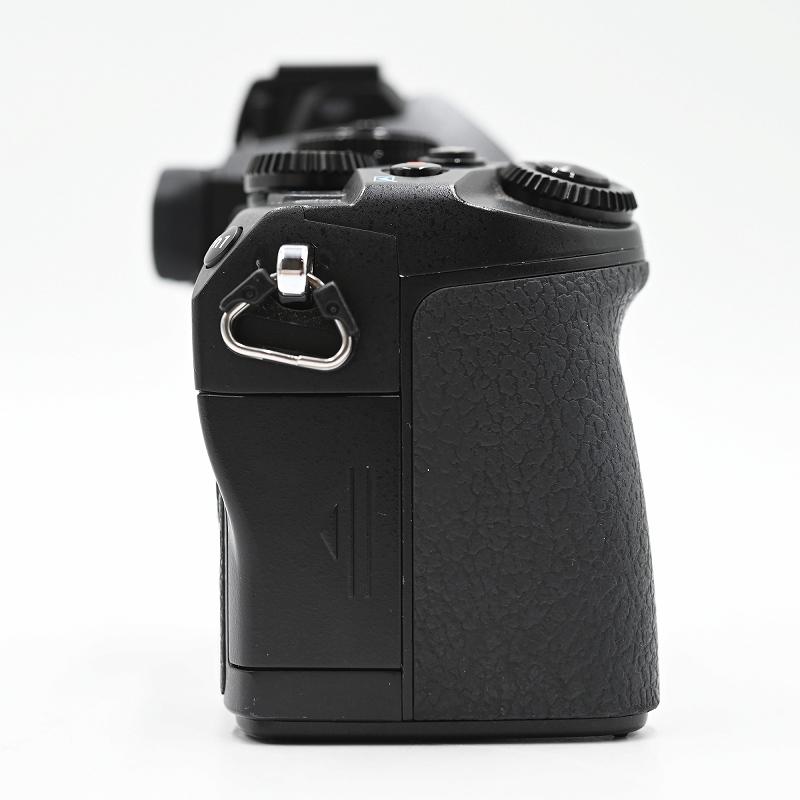 OLYMPUS オリンパス OM-D E-M1 ミラーレス一眼 ボディブラック (ショット数6835枚) ミラーレス一眼レフカメラ |  | 06