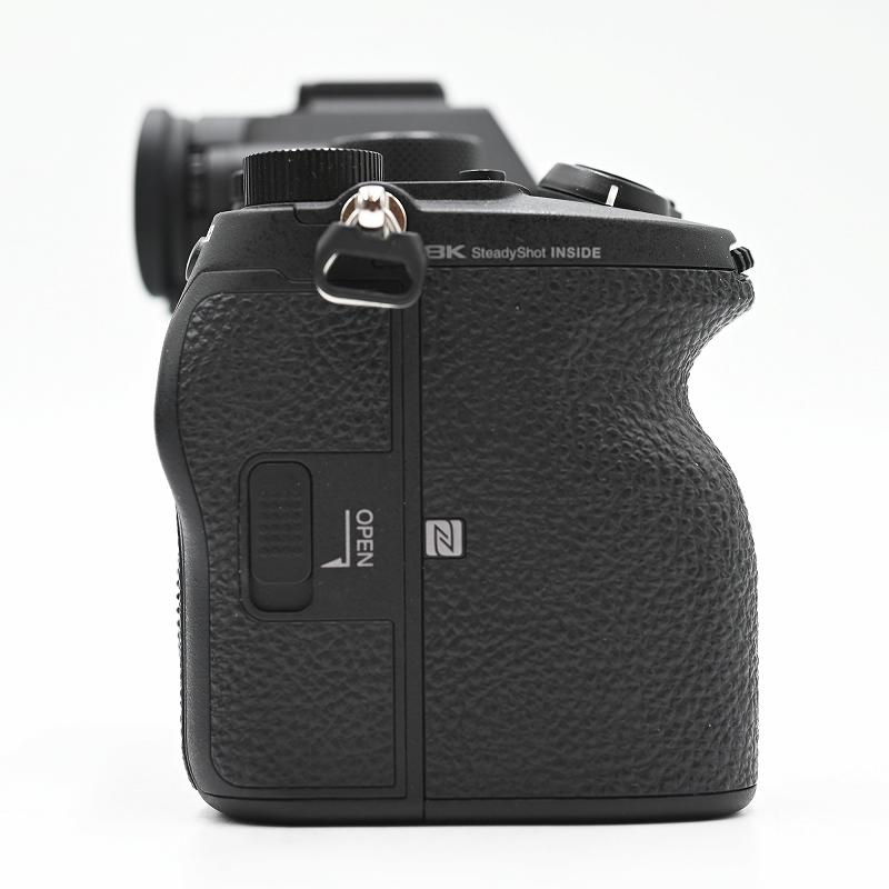 SONY ソニー α1 ILCE-1 ボディ (35言語)(ショット782数) ミラーレス一眼レフカメラ |  | 06