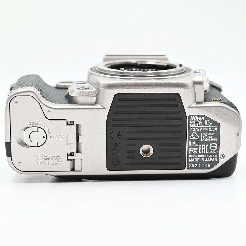Nikon ニコン Df 50mm f/1.8G シルバー デジタル一眼レフカメラ (ショット数8701枚) CF-DC6 ケース付き デジタル一眼レフカメラ |  | 05