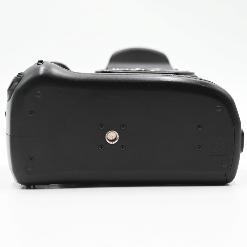 PENTAX ペンタックス K10D グランプリパッケージ デジタル一眼レフカメラ (ショット数6117枚) デジタル一眼レフカメラ |  | 05