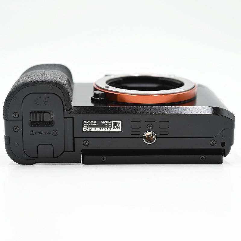 SONY ソニー α7 ILCE-7 FE 28-70mm F3.5-5.6 OSS ミラーレス一眼レフカメラ (ショット数8209枚)(35言語) ミラーレス一眼レフカメラ |  | 05