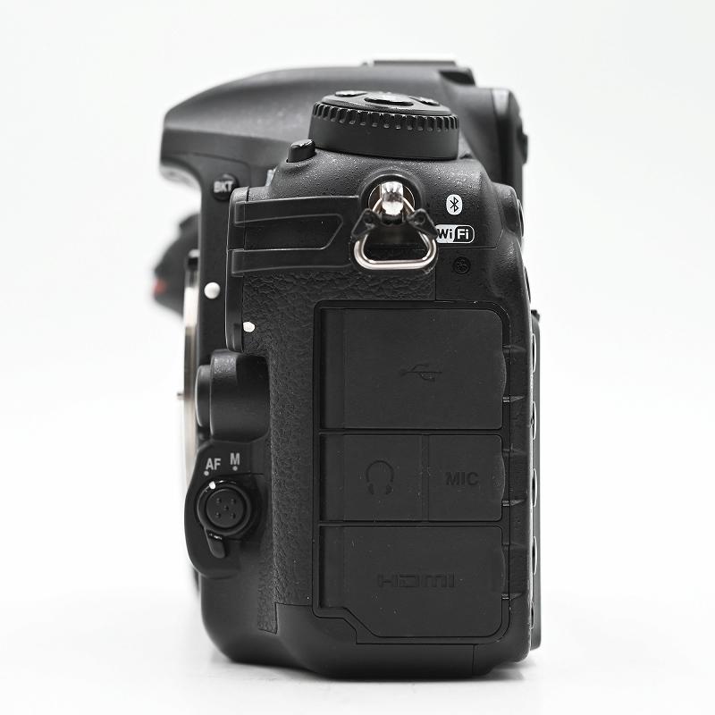 Nikon ニコン D500 デジタル一眼レフカメラ ボディ (ショット数74287枚) デジタル一眼レフカメラ |  | 07