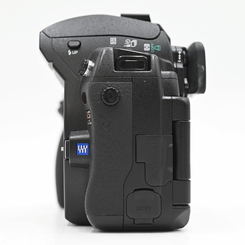 OLYMPUS オリンパス E-3 ボディ 一眼レフデジタルカメラ デジタル一眼レフカメラ |  | 07