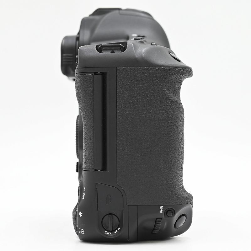 Canon EOS-1D X Mark II ボディデジタル一眼レフカメラ (ショット数9000枚以下) デジタル一眼レフカメラ |  | 06