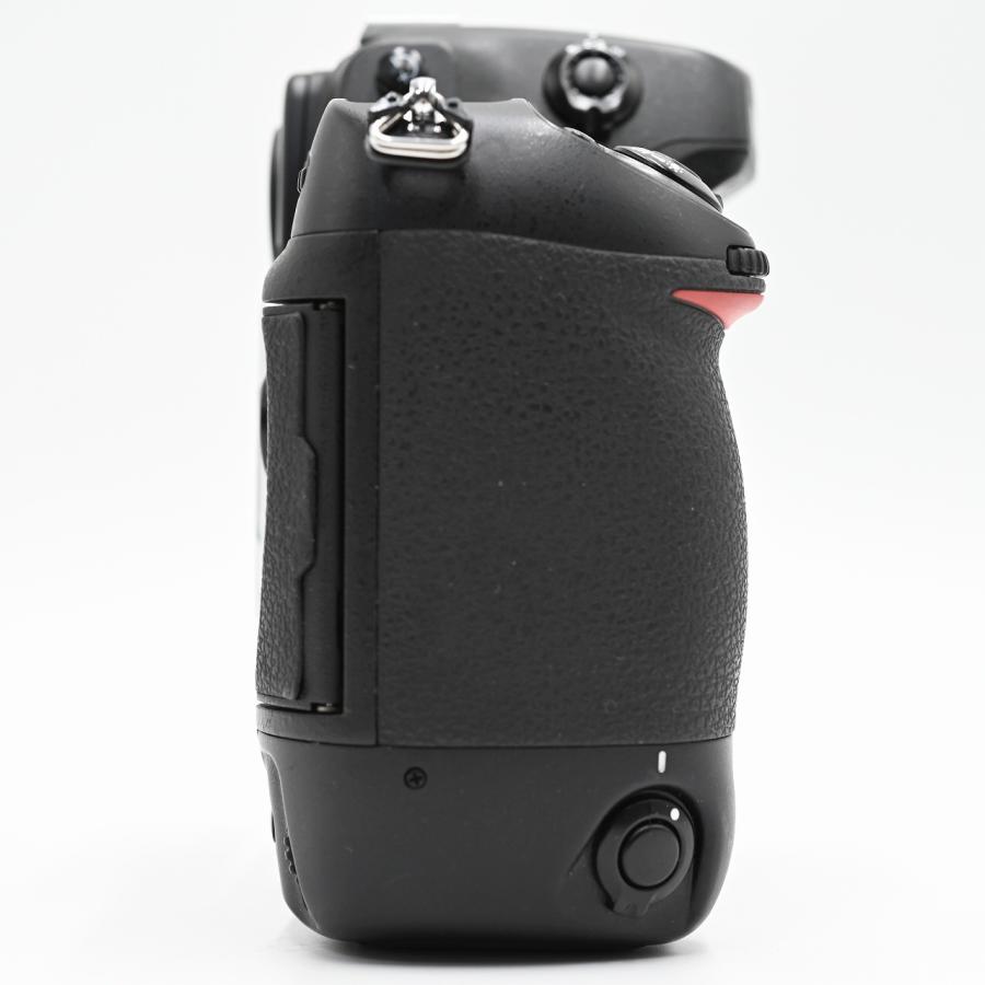 Nikon D2X ボディ デジタル一眼レフカメラ |  | 06