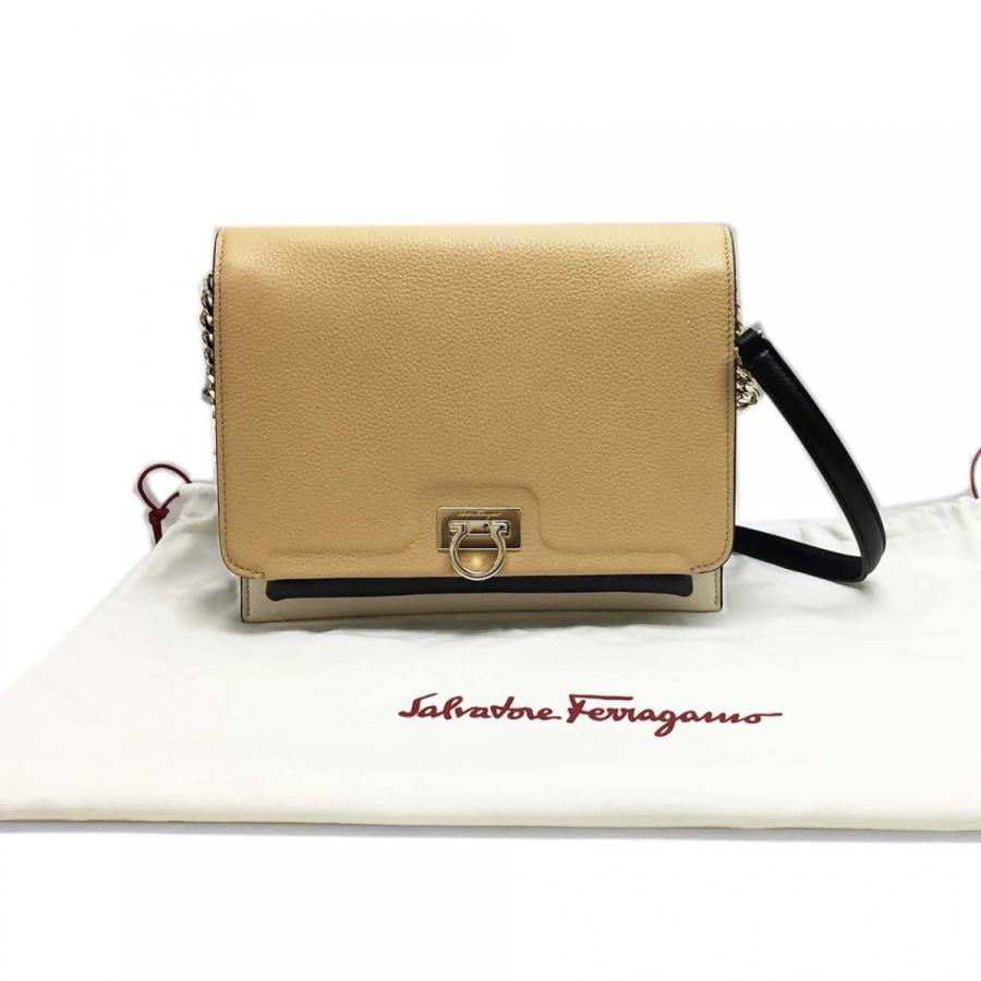 フェラガモ バッグ Salvatore Ferragamo ガンチーニ ショルダーバッグ