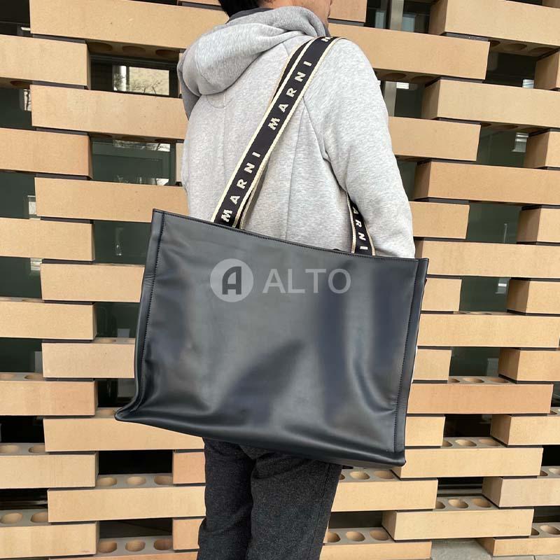 3/22入荷】2023SS新作 MARNI マルニ レザー製 BEY トートバッグ