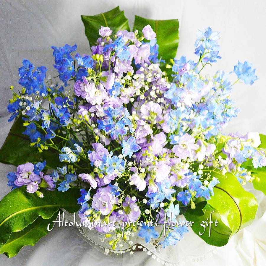 お供えアレンジメント　お悔やみのお花　ブルー系 籠アレンジ「萌葱」