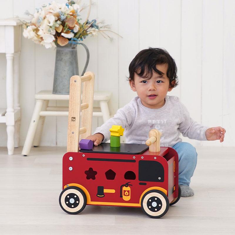 新品未使用 アイムトイ ウォーカー＆ライド消防車 つかまり立ち おもちゃ パズル積み木型はめ ウォーカーアンドライド消防車 つかまり立ちおもちゃ｜木のおもちゃ